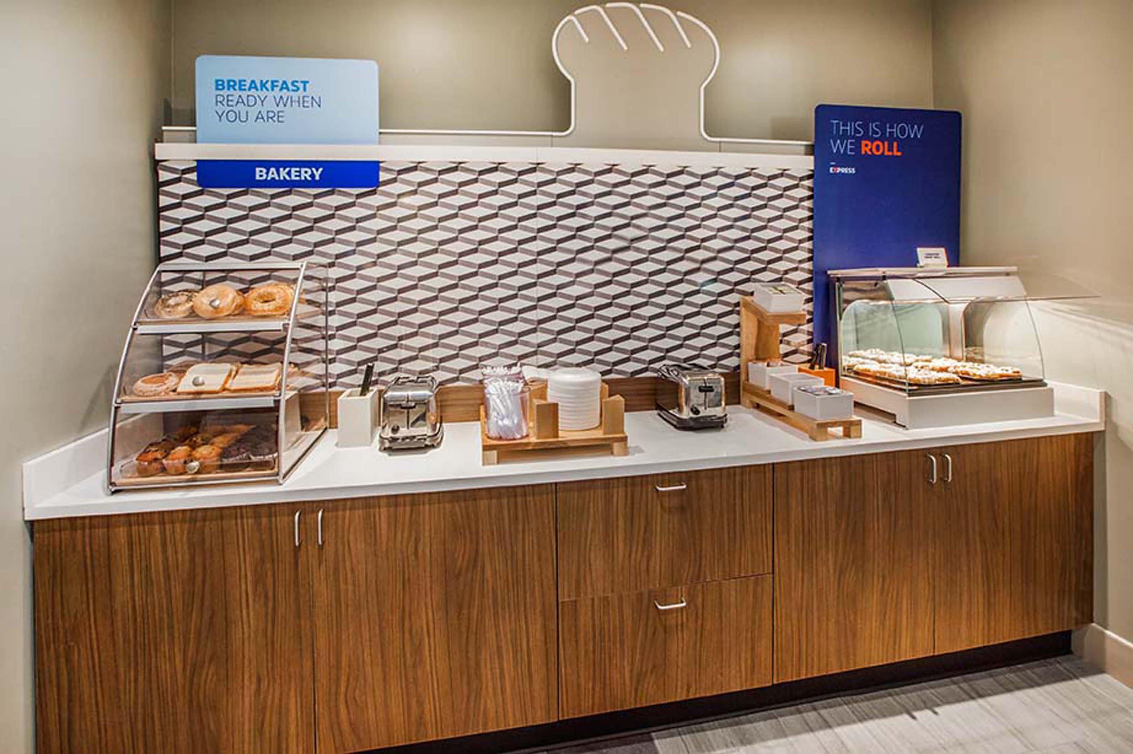Holiday Inn Express & Suites Houston S - Medical Ctr Area By Ihg Екстериор снимка
