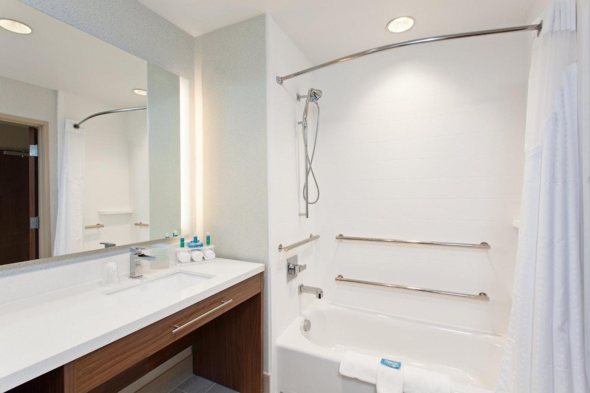 Holiday Inn Express & Suites Houston S - Medical Ctr Area By Ihg Екстериор снимка